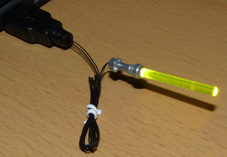 2201020 Liteup saber USB-yellow