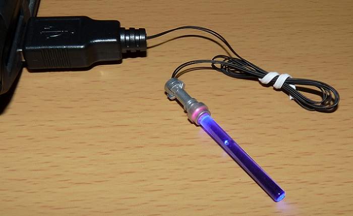 2201021 星際大戰發光劍 USB- 紫色